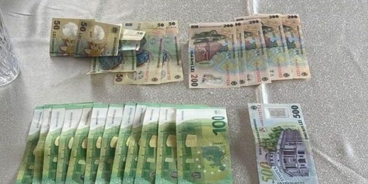 Tentoi të korruptonte me 500 euro policin kufitar, arrestohet shqiptari në Rumani