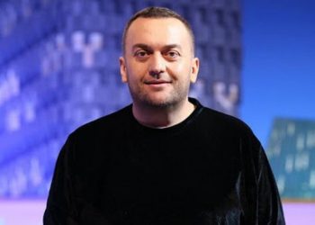 Denoncimi i fortë: Kandidati i Ramës kapet me gruan e një tjetrit, burri vjen dhe ai del lakuriq nga makina…