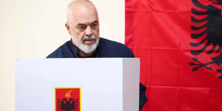 “Vëzhguesit ndërkombëtarë rrëzojnë zgjedhjet”, Reuters: Vihet në dyshim integriteti i votimeve