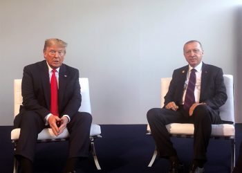 Trump telefonatë me Erdogan: Mezi pres të punojmë për t’i dhënë fund luftës qesharake mes Rusisë dhe Ukrainës
