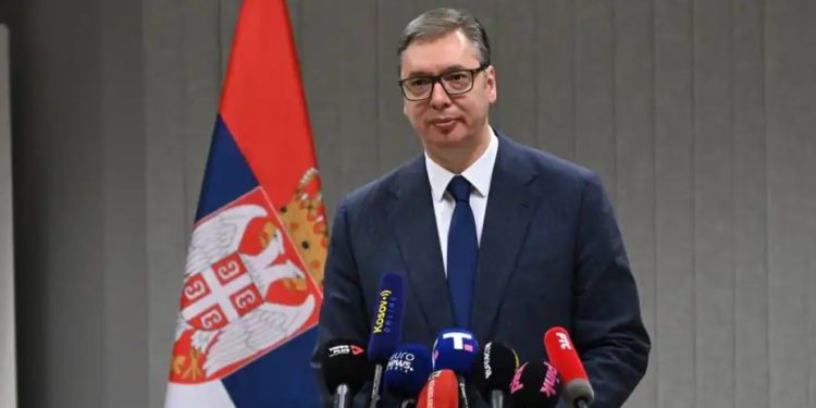Vuçiç ndërpret vizitën në SHBA, shtrohet në spital në Serbi