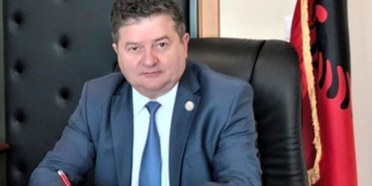Burg për ish-Presidentin e Urdhrit të Stomatologut, Nikoll Deda