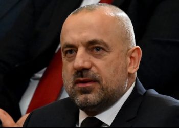 Gjykata lëshon fletë-arresti për Radoiçiçin dhe 10 të tjerë, për barrikadat në veri më 2022
