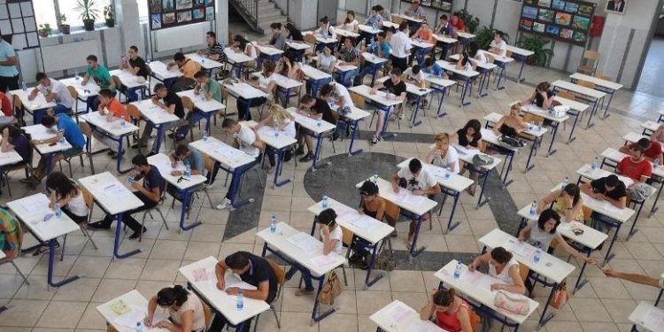 Publikohen tezat e lëndëve me zgjedhje, Ministria e Arsimit: Integriteti dhe siguria nuk janë cënuar