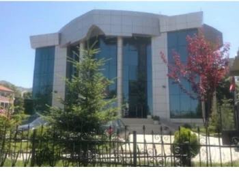 Favorizuan ndërtuesit/ Prokuroria dërgon për gjykim dy zyrtarët e Bashkisë Korçë (EMRAT)