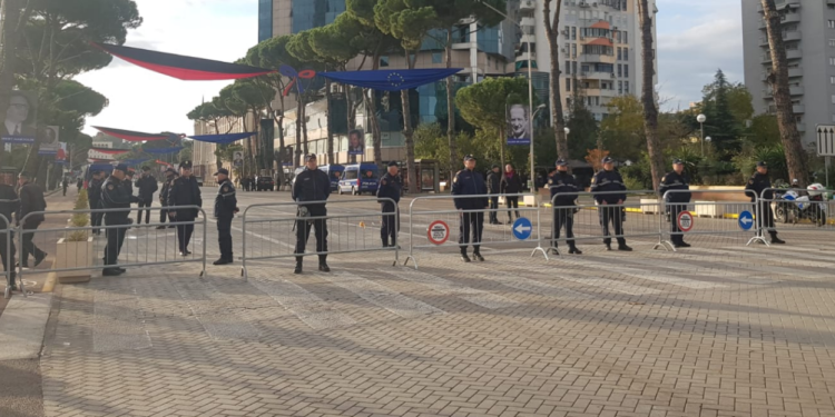 Jo vetëm të Shtunën, rrugët në Tiranë do të bllokohen edhe sot e nesër – Njoftimet