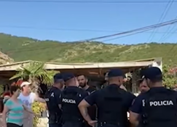 Banorët përplasen me IKMT-në dhe policinë në Jalë: Kjo është vrasje!