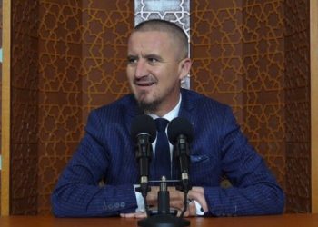 Akuzohet për ‘pengim të drejtësisë’, çfarë vendosi Gjykata për imamin Ahmet Kalaja