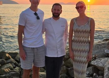 Foto/ Dhëndri dhe vajza e Donald Trump në Shqipëri, vizitojnë Sazanin dhe Zvërnecin