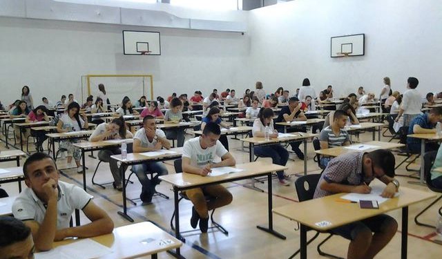 Sot provimi i parë i minimaturës, 28 mijë nxënës i nënshtrohen testimit në gjuhën shqipe
