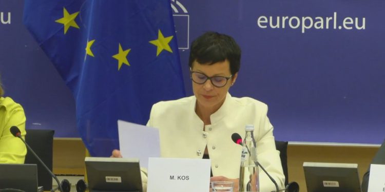 BE kritika Serbisë dhe Kosovës, Kos: Formoni institucionet, Vuçiç gaboi kur shkoi në Moskë