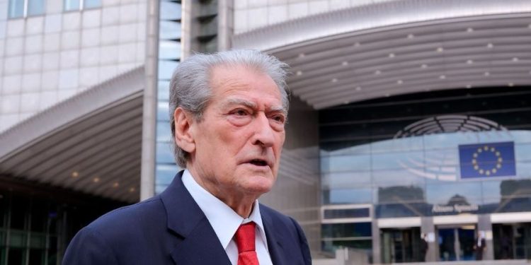 Berisha në Bruksel: Raporti i PE damkosi regjimin e Ramës, u denoncua farsa elektorale