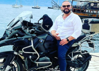 “Sandri i Botoksit”, drejtori i policisë bashkiake që zbukuroi veten dhe shëmtoi Sarandën dhe Ksamilin