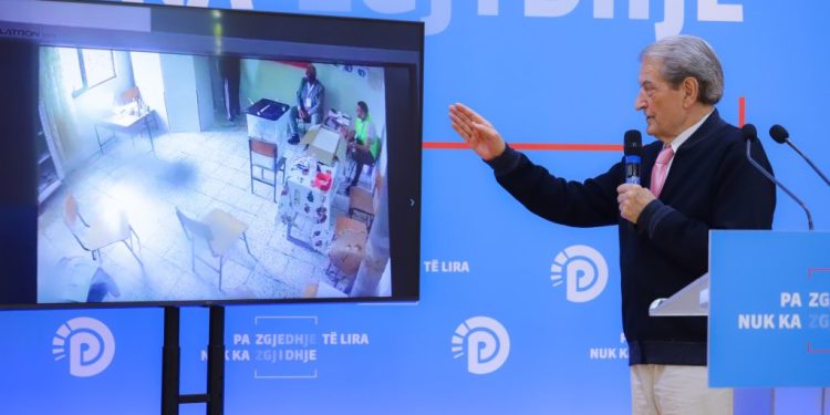 Nga “Treni Bullgar” te mbushja e kutive të votimit/ Berisha publikon prova të reja të manipulimit të zgjedhjeve