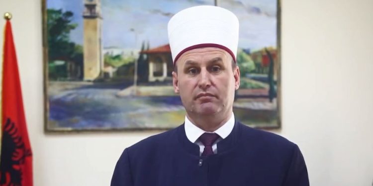 Myslimanët festojnë Kurban Bajramin, kreu i KMSH: Bashkim dhe shpresë në këto ditë të begata, gëzuar!