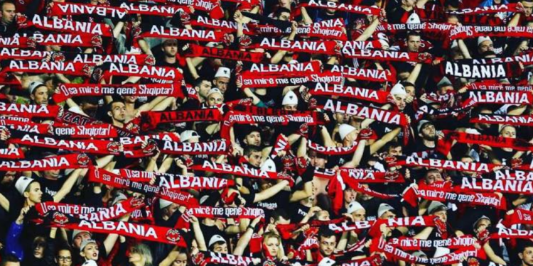 “Biletat shkojnë deri në 1000 euro”, Tifozat Kuq e Zi: Nuk do jemi në stadium! Jo të gjithë jemi milionerë si Duka