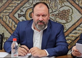 Arbian Mazniku është ministri nën hetim nga SPAK, BKH i kontrolloi banesën