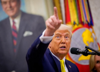 Donald Trump jep “OK”, SHBA gati t’i bashkohet Izraelit në bombardimin e Iranit