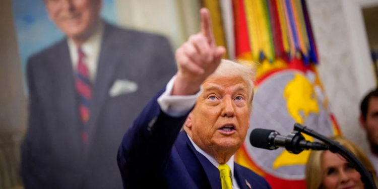 Donald Trump jep “OK”, SHBA gati t’i bashkohet Izraelit në bombardimin e Iranit