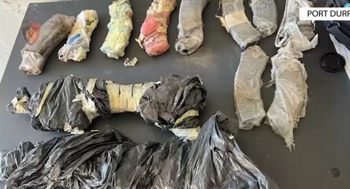 Do dërgohej në Kongo, gjendet “Land Roveri” plot armë dhe fishekë në portin e Durrësit