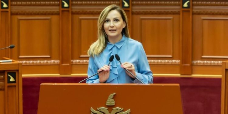 Tabaku: Turizmi rritet, por më pak biznese të vogla hapen për shkak të taksave të larta