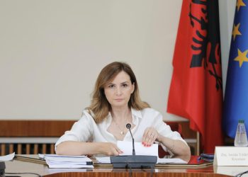 Tabaku: Nuk mund të sillemi si europianë në Bruksel dhe si autokratë në Tiranë