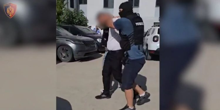 I dënuar me 12 vite burgim për grabitje në Tetovë, kapet në Durrës shqiptaro-maqedonasi