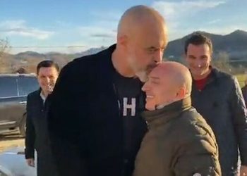 Denoncimi: Magazinerët e Salillarit bëhen si me magji nga Rama, pronarë parqesh fotovoltaike dhe koncensionarësh, SPAK nuk i sheh