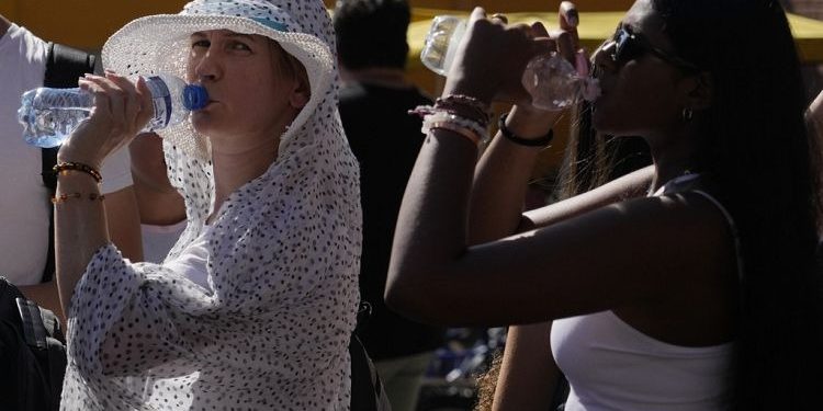 I nxehti afrikan “godet” Italinë, temperatura pritet të shkojnë deri në 40°C