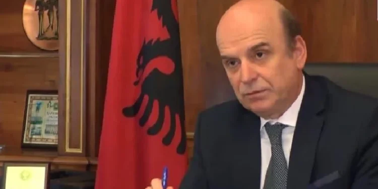 “Shqipëria po shkon drejt asgjësimit të blegtorisë”/ Panarit: Qeveria po i çrrënjos fermerët