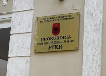 U kapën duke transportuar mbi 21 kg tritol dhe do të bënin atentat, Prokuroria e Fierit kërkon dënimin me 30 vite burg për tre të arrestuarit