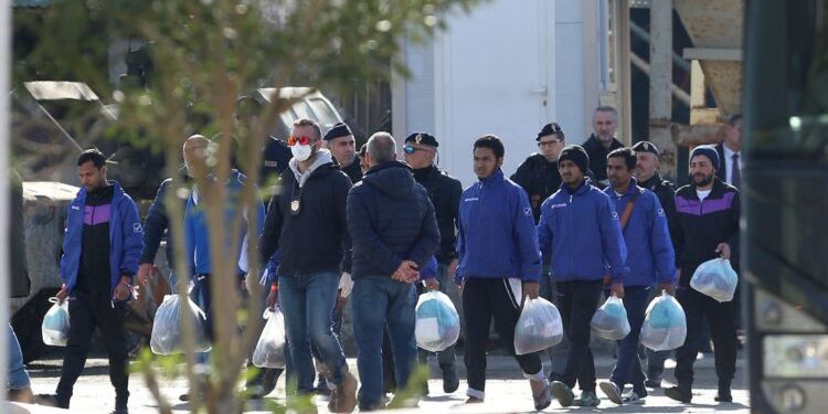 Dëbimi i emigrantëve egjiptianë nga Gjadri vendos një ‘precedent të rrezikshëm’