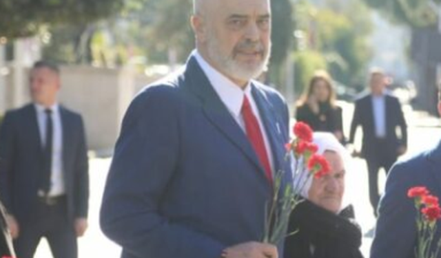 Feston sot 61-vjetorin e lindjes, Rama surprizohet në selinë rozë