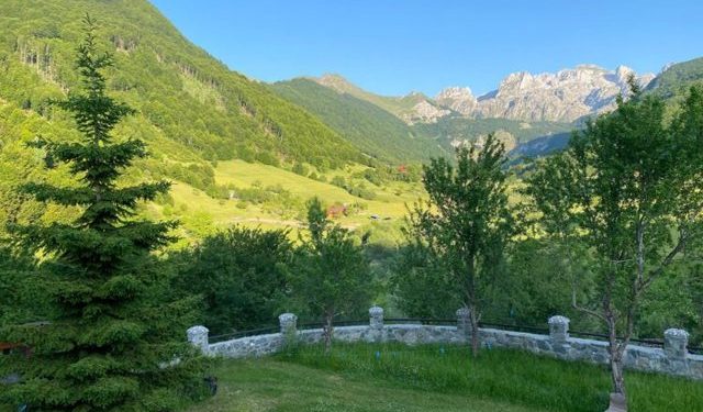 Lëpusha përtej kartolinave të Ramës: Një fshat që po braktiset në heshtje