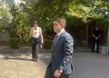 U pezullua nga detyra 4 ditë më parë, Jonaid Myzyri paraqitet në GJKKO