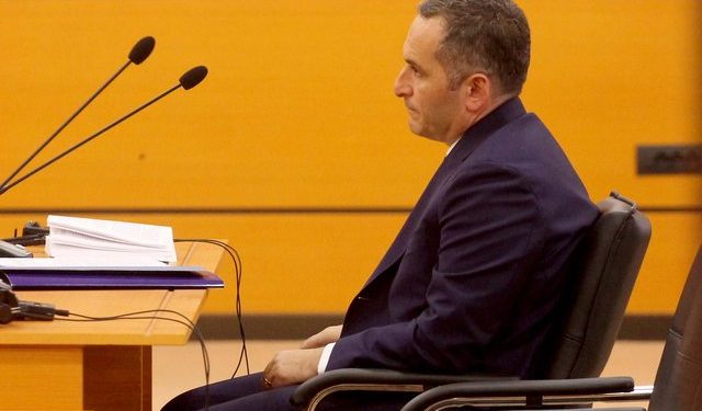 Ish-anëtari i Gjykatës së Lartë shpallet i pafajshëm për fshehje pasurie