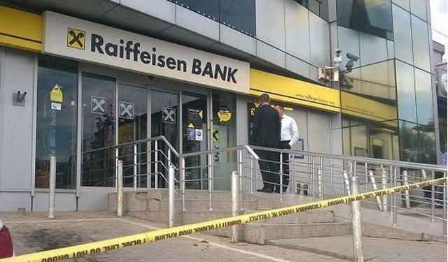 Tatimet kapin “Raiffeisen Bank” me shkelje bankën për tri vite radhazi, lihen në fuqi gjobat milionëshe