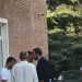 VIDEO/ Ervin Salianji mbërrin në selinë blu, pritet nga mbështetësit