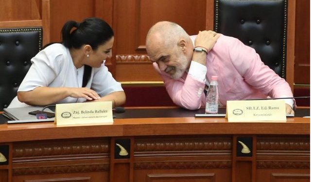 Qeveria si bandë gjobaxhinjsh/ Balluku rikthen koncesionin e anulluar të parkut diellor në Akërni