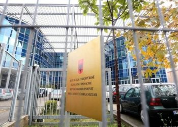 Trafik droge dhe grup kriminal, GJKKO lë në burg tre të pandehurit (EMRAT)