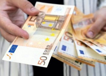 Këmbimi valutor/ Me sa blihen dhe shiten sot monedhat e huaja