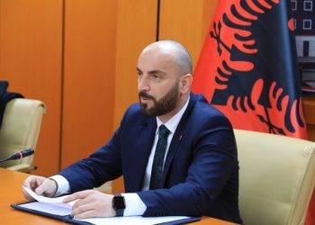 Gledis Nano fiton gjyqin ndaj qeverisë për shkarkimin nga puna, dëmshpërblehet me 100 mijë euro