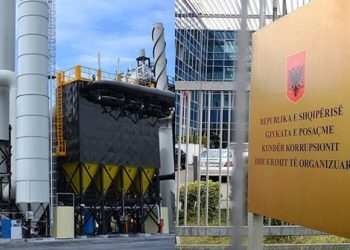 Zjarri te Inceneratori i Elbasanit/ Aksion ‘blic’ në qytet, ushtrohen kontrolle në disa banesa