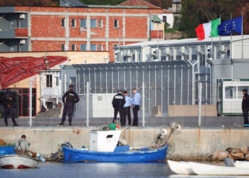 Shqipëria, “faturë e kripur”: Italia paguan 7-fish për refugjatët jashtë vendit