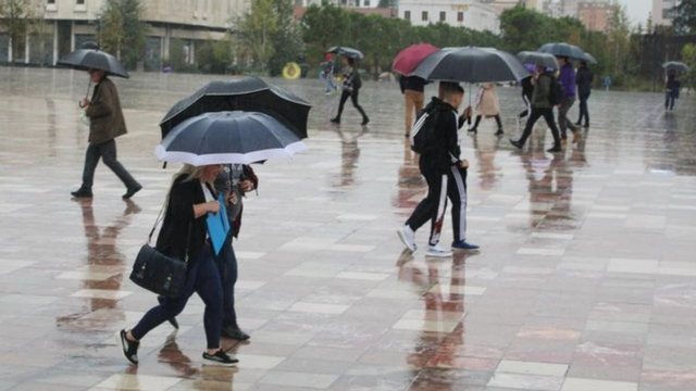Mot i paqëndrueshëm dhe me shi, ja parashikimi për këtë të martë