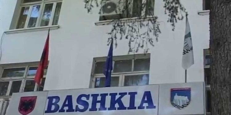 Vijon vala e dorëheqjeve në bashkitë e vendit, 7 administratorë paraqesin dorëheqjet në Gjirokastër
