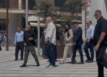 Pas ultimatumit të Ramës, japin dorëheqjen të gjithë drejtorët e bashkisë së Vlorës
