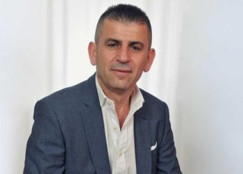 U shkarkua pasi nuk deklaroi dënimin në Greqi! Ish-kryebashkiakut të Vorës do t’i paguhen pagat për 4 vite, KQZ do u japë Kajmakut dhe gruas 30 mijë euro