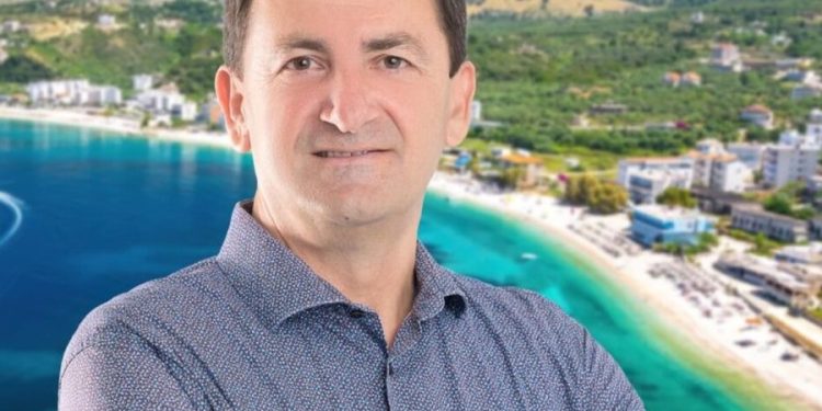 Kryetar i Bashkisë Himarë me porosi, kush ia komandon vendimet Vangjel Tavos?