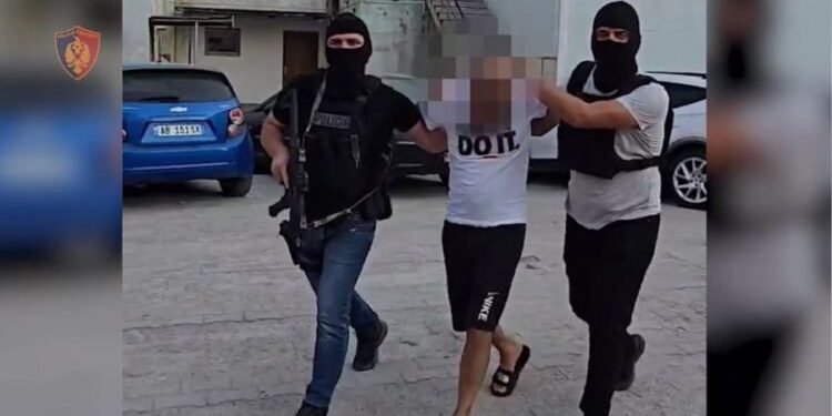 EMRI/ I shpallur në kërkim ndërkombëtar për drogë, arrestohet 36-vjeçari në Durrës